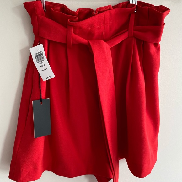 Aritzia Babaton Willis Elastic Shorts - Picture 5 of 6